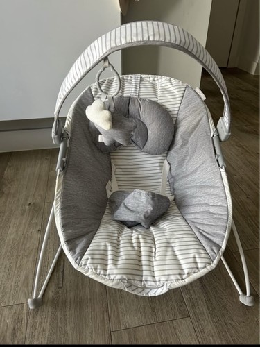 Baby bouncer seat - with, bar