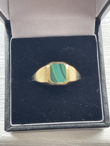 9ct gold malachite - 9ct, signet