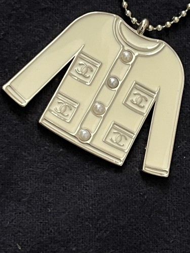 Chanel gold tone - cc,