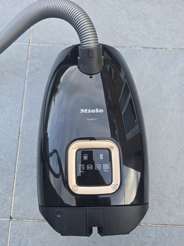 Miele guard cat - guard,