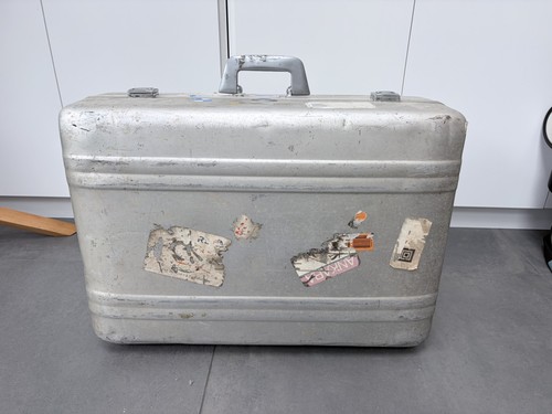 Vintage zero halliburton - zero,
