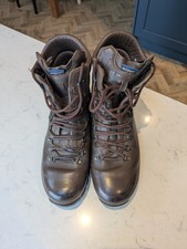 Altberg Defender Hiking Walking Boots Size 12 Uk Brown Leather Vibram Sole