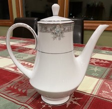 NORITAKE LUNCEFORD COFFEE POT