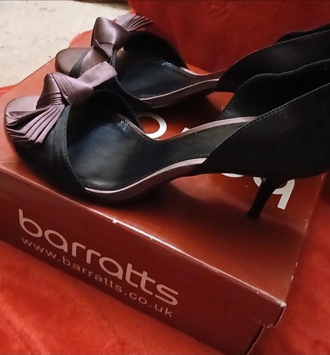 Barratts black mauve bow - black,