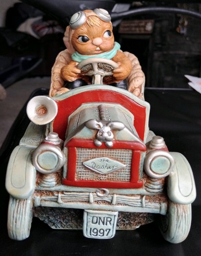 Pendelfin rabbit dasher - rabbit, car