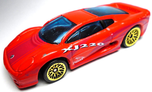 2000 hot wheels jaguar - hot,