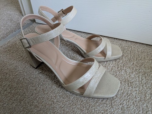 Ladies pale gold sparkly - pale,