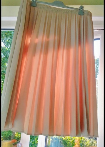 Beige sunray skirt size - c&a, 20