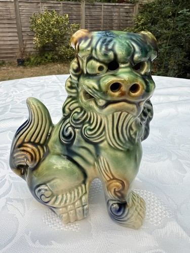 Vintage chinese foo - dog, temple