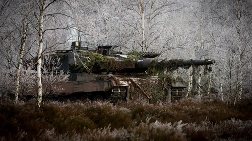 Leopard tank military - 2,