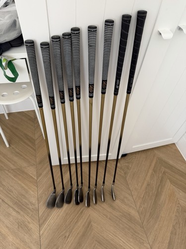 Yonex right handed full - handed, of