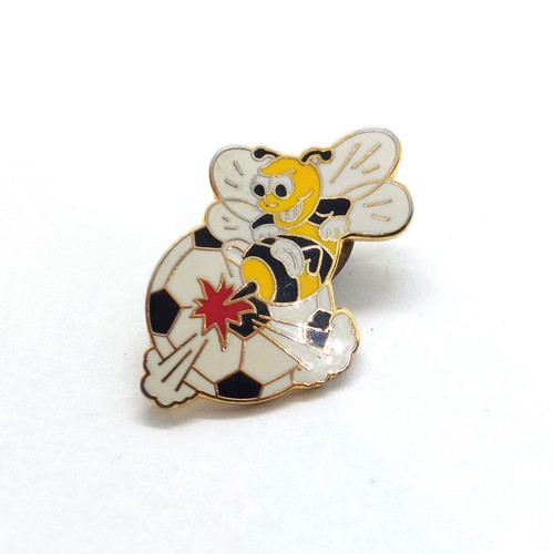 Vintage bumble bee kicking - bumble,