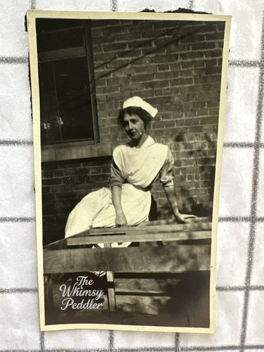 Vintage 1930s nurse white - 1930s, in