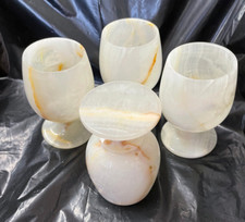 B23 266/267   4 Onyx Goblets