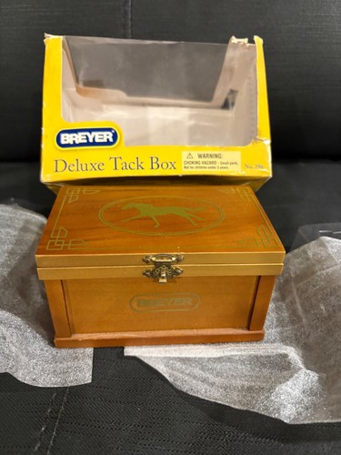 Breyer horse deluxe tack - breyer,