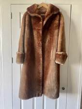 Vintage Royal Castor Best