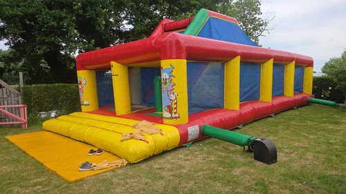 Airquee clown activity - airquee,