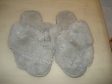 Tu - Medium Size Grey Fluffy Slip on Slippers