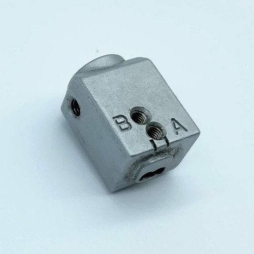 Singer overlocker needle clamp - singer,