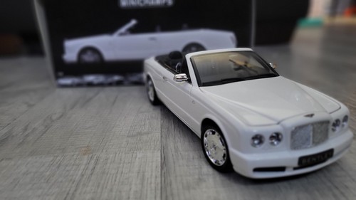 Minichamps bentley azure - bentley,