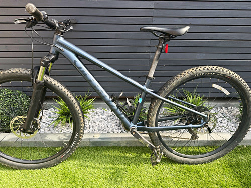 Specialized hardtail mountain - specialized,