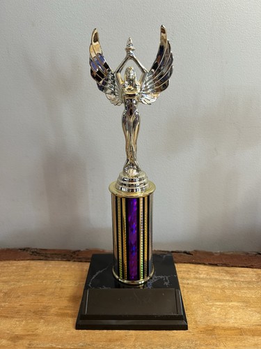 Trophy female winged - trophy,, winged,
