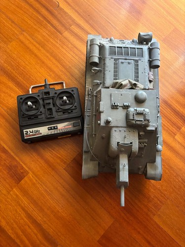 122 wwii tank - su-122,