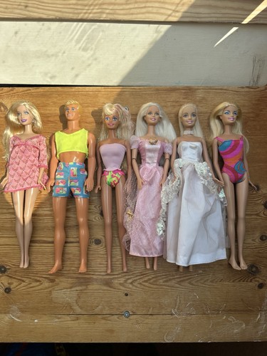 Barbie doll bundle - barbie,