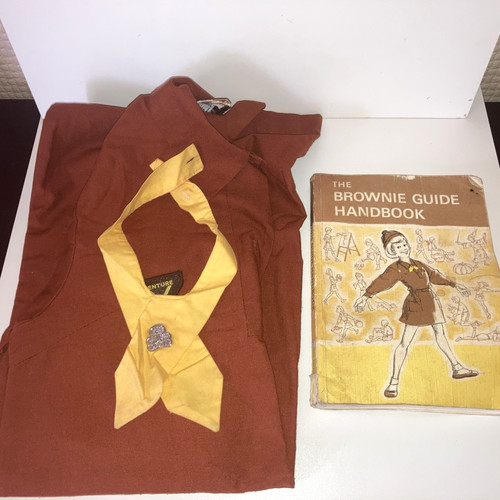 Vintage girlguiding brownie - girlguiding,