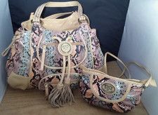 Sharif 3 Compartment Shoulder