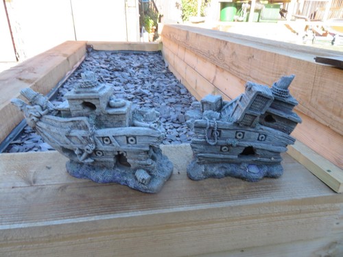 Shipwreck piece aquarium - shipwreck, 2-piece