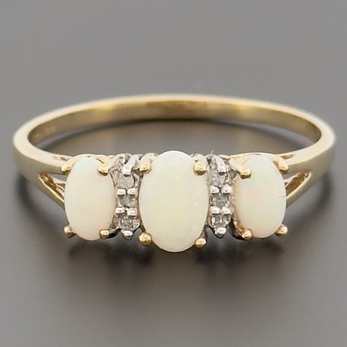 9ct yellow gold opal - yellow,