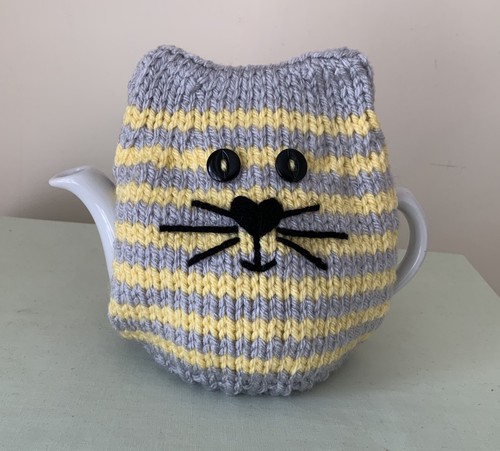 New hand knitted - new, silver/lemon