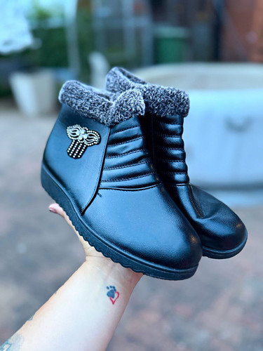 Women black ankle bootie - black,