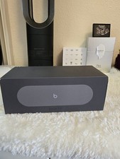 Beats Pill x Kim Kardashian