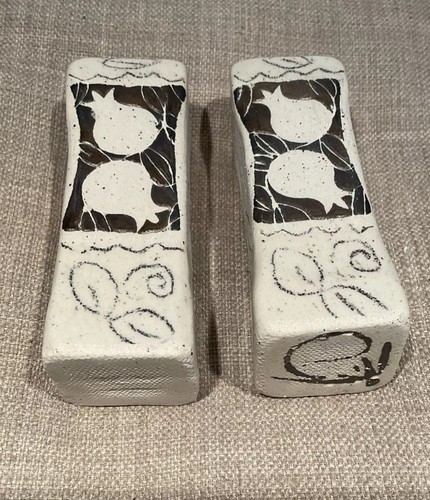 Salt and pepper pots studio - pepper,