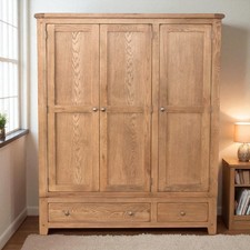 Oak Wardrobe 3 Door 2 Drawer