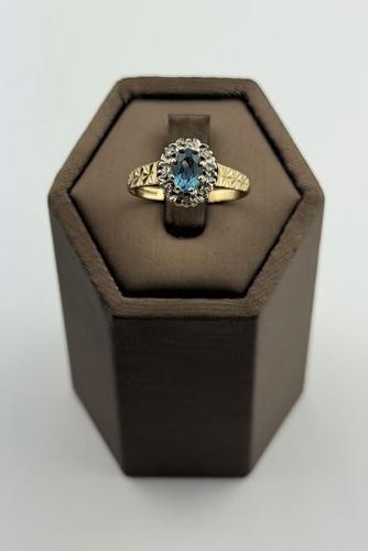 Topaz and diamond 9ct gold - 9ct,