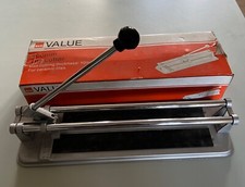 B&Q 300mm tile cutter in