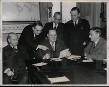 1941 Press Photo Senators