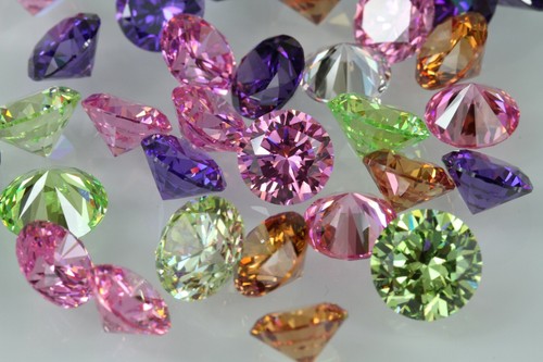 Round brilliant cut cubic - round,