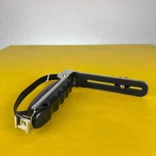 corner bracket flash door