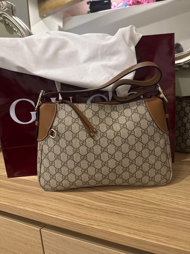 Gucci emblem shoulder - emblem,