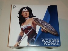 WONDER WOMAN SUPER HERO FIGURE