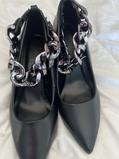 Black Heeled Shoe With Ankle Chain 6EEE