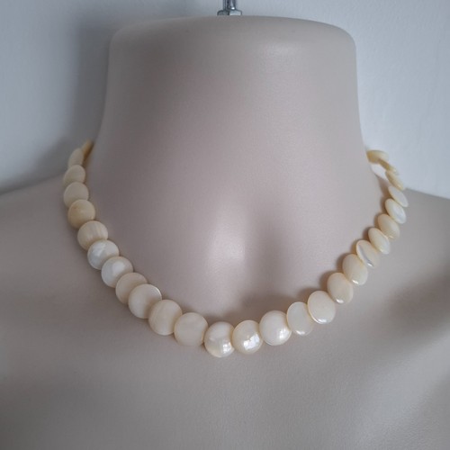 Vintage white ivory flat - /,