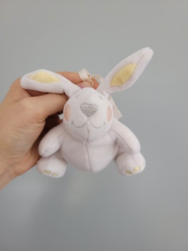 Vintage white yellow bunny - yellow,