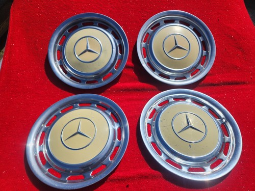Mercedes hubcaps w123 - mercedes, r107