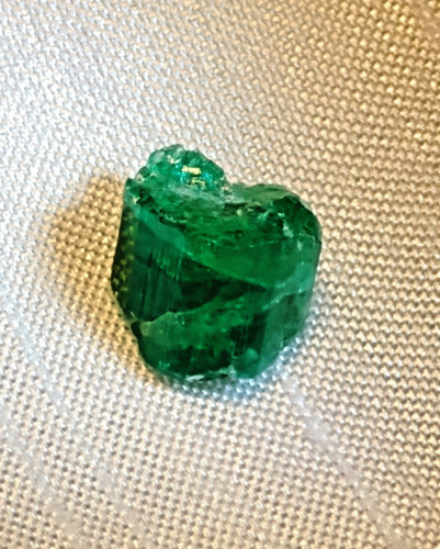 6 gm rough crystal - ,
