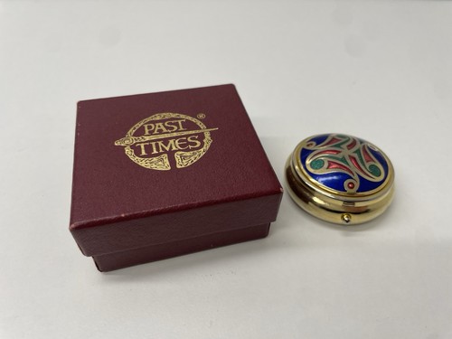 Vintage small past - past, brass